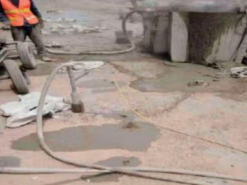 玉树水泥混凝土路面板底注浆技术 路面脱空注浆整治方案